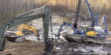 Pabradėje ištrauktas nuskendęs šarvuotis