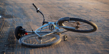 Eismo įvykio metu nukentėjo dviratininkas