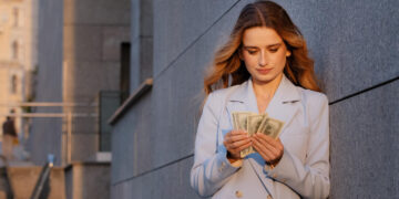 Finansiniuose sprendimuose moterys neatsilieka nuo vyrų