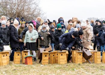 Ramybės parke - inkilų kėlimo akcija