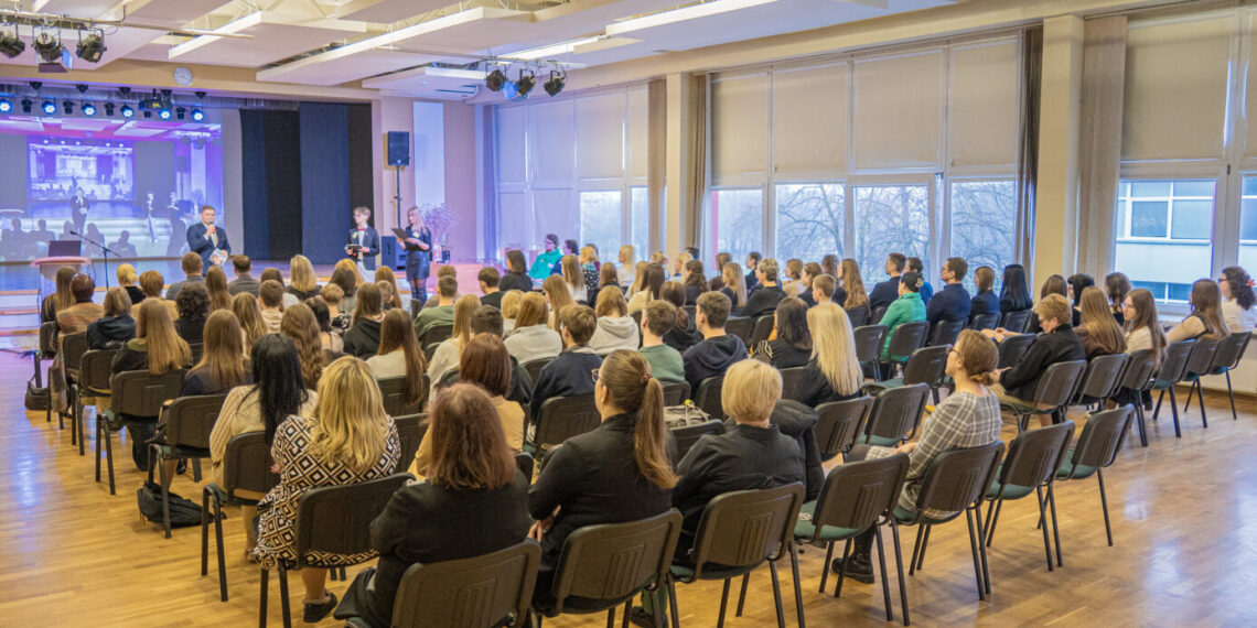 Jaunųjų mokslininkų atradimai - respublikinė konferencija Sūduvos gimnazijoje