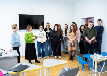 Marijampolės profesinio rengimo centre lankėsi Marijampolės ukrainiečių bendruomenė