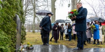 Marijampolės savivaldybės atstovai pagerbė Antano Gustaičio atminimą