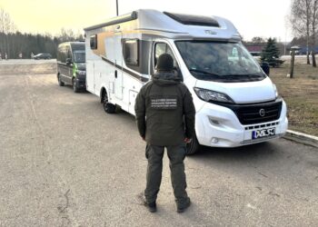 Pasieniečiai sulaikė į Lietuvą įvažiavusį automobilį, kurio ieško vokiečių policija