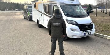 Pasieniečiai sulaikė į Lietuvą įvažiavusį automobilį, kurio ieško vokiečių policija