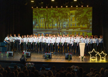 Rygiškių Jono gimnazijos abiturientai paminėjo simbolinę šimto dienų ribą