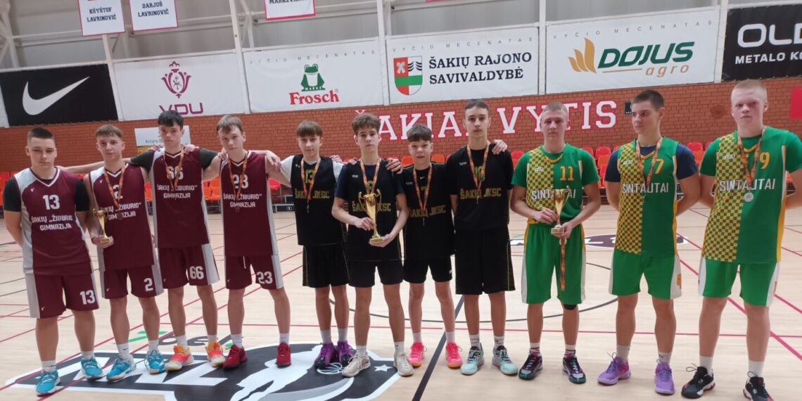 Šakiuose surengtos mokinių 3x3 krepšinio varžybos