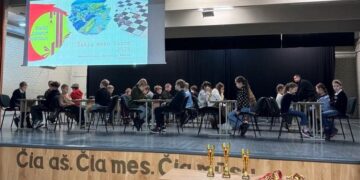 Šakiuose vyko tradicinis respublikinis šaškių turnyras mero taurei laimėti