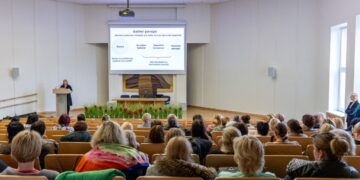 Socialinės pagalbos darbuotojai gilino žinias apie civilinę saugą