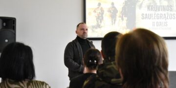 Vilkaviškyje surengtas susitikimas su istoriku, karybos tyrinėtoju, rašytoju Giedriumi Petkevičiumi