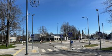 Atnaujintas eismas žiedine sankryža