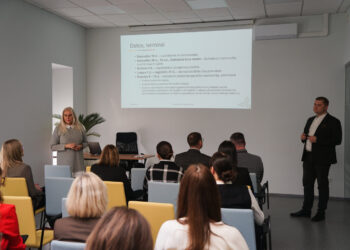 Įdarbinti jaunimą verta: atveriamos durys programai „Jaunimo vasara“