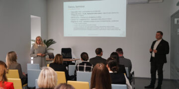 Įdarbinti jaunimą verta: atveriamos durys programai „Jaunimo vasara“