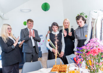 „Gedimino namuose“ – pirmieji bendrystės ir šilumos metai