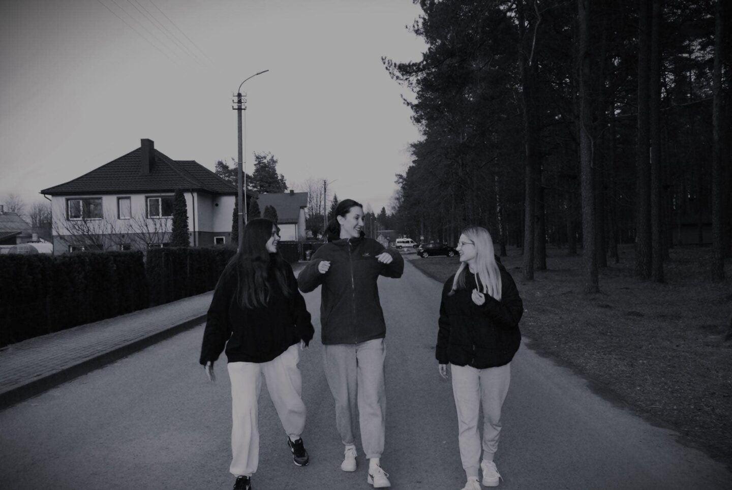 Konkurso dalyviai buvo kviečiami juodai baltomis fotografijomis perteikti sveiką gyvenimo būdą ir prasmingus jaunimo pasirinkimus