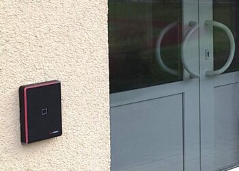 Gimnazijoje ir progimnazijoje šiuo metu jau veikia praėjimo kontrolės sistema