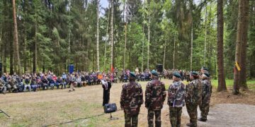 Lekėčių apylinkėse paminėtos Valkų mūšio 80-osios metinės