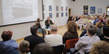 Marijampolės bibliotekoje viešėjo žurnalistas ir keliautojas Vytaras Radzevičius