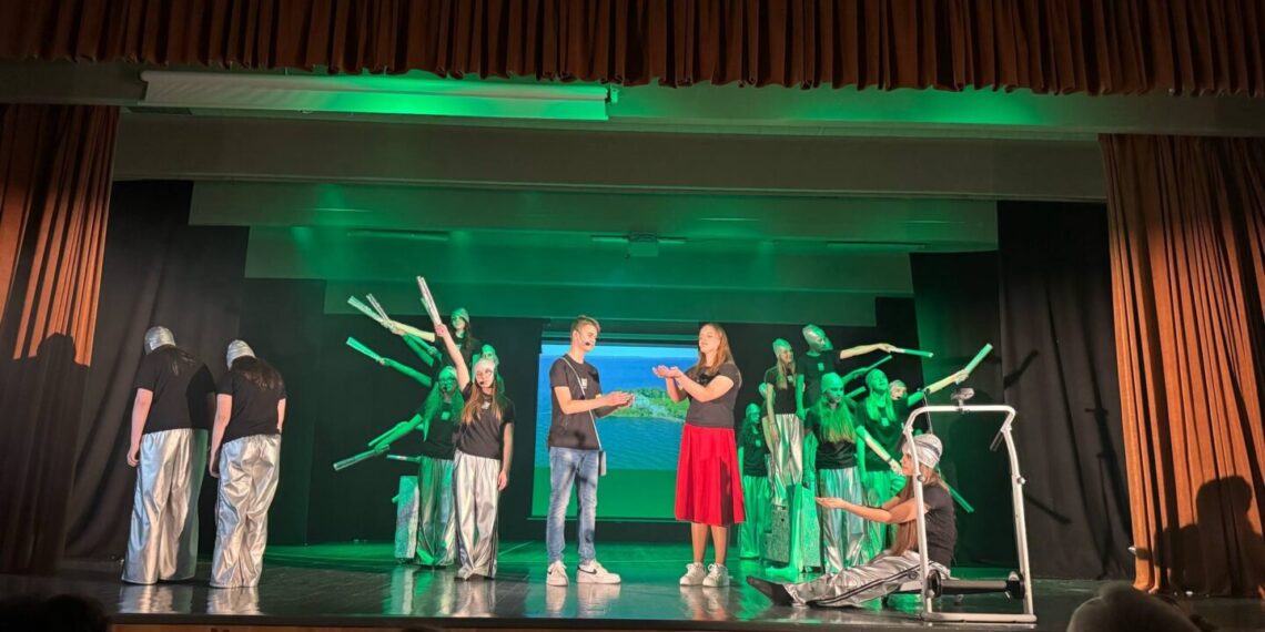 Paminėtas „Varpo“ dramos studijos 35 metų kūrybinės veiklos jubiliejus