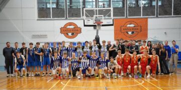 Kazlų Rūdos sporto centro jaunių krepšinio komanda apgynė „Atakos Taurė‘ 2025“ turnyro trofėjų