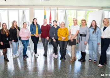 MTEC atidaryta išskirtinė meno terapijos tapybos darbų paroda