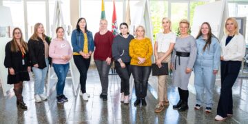 MTEC atidaryta išskirtinė meno terapijos tapybos darbų paroda