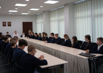 Marijampolės savivaldybėje lankėsi Marijampolės „Šaltinio“ progimnazijos šeštokai