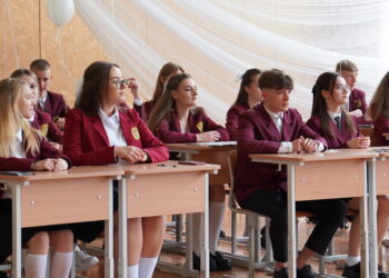 Vilkaviškio rajono savivaldybės abiturientams aidėjo paskutinis skambutis