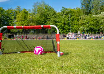 Mažieji marijampoliečiai sportavo ir šėlo futbolo šventėje