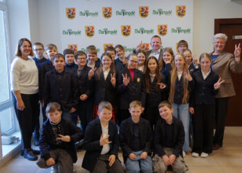 Smalsūs Marijampolės Petro Armino progimnazijos penktokai apsilankė pas merą