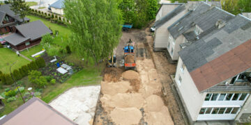 Mokolų kaime atnaujinama automobilių stovėjimo aikštelė