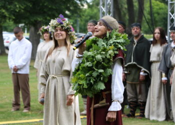 Joninės nuskambėjo Kalvarijos Karališkame parke
