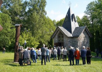 Opšrūtų kaime pašventintas kryžius Tremtiniams atminti