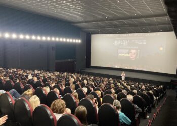 Marijampolėje startavo „Spindulio“ kinas po atviru dangumi“: sezoną pradėjo filmas „Akiplėša“