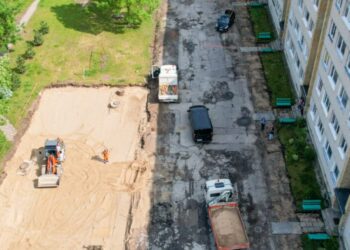 Kokolos gatvėje pradedami automobilių stovėjimo aikštelės įrengimo darbai