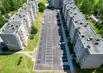 Marijampolėje baigti dar vienos automobilių stovėjimo aikštelės atnaujinimo darbai