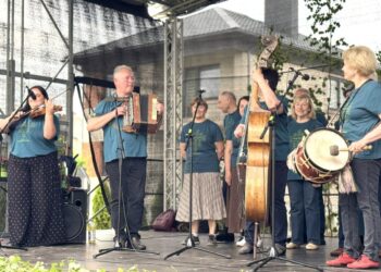 Gegužinė Puskelniuose – bendrystės, dainų ir padėkų vakaras