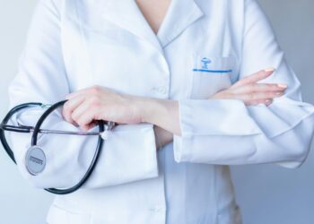 Sveikatos apsaugos ministerija kviečia būsimus studentus rinktis slaugos studijas ir studijuoti nemokamai bei gauti stipendiją