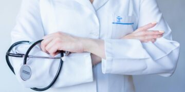 Sveikatos apsaugos ministerija kviečia būsimus studentus rinktis slaugos studijas ir studijuoti nemokamai bei gauti stipendiją