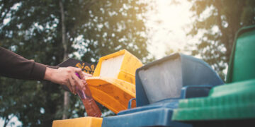Siūlys į užstato sistemą įtraukti alkoholio tarą, konservuotų maisto produktų pakuotes