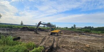 Sudarge kasamas priešgaisrinis tvenkinys