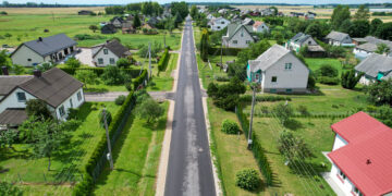 Ąžuolų gatvėje – naujas asfaltas