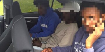 Iš Baltarusijos įsibrovusius prieglobsčio Latvijoje „prašytojus“ Estijos pilietis gabeno į Vakarus