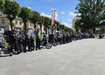 Motošaulių žygis „Gerbk ginklą“ stabtelėjo ir Šakių rajone