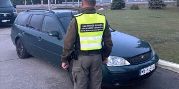 Už 250 dolerių moldavo pirktas vairuotojo pažymėjimas Kalvarijos pasieniečiams netiko