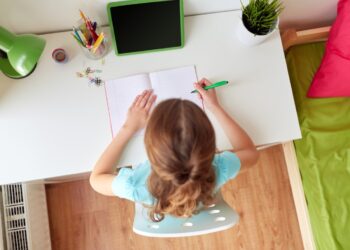 Jau galima teikti prašymus nemokamam mokinių maitinimui ir būtinoms reikmėms įsigyti