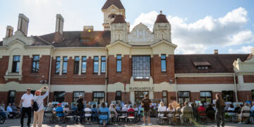 Geležinkelio stotis – ne tik kelionių pradžia, bet ir kūrybos stotelė