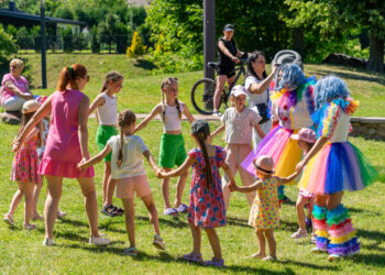 Poezijos parke vyko šventė vaikystei „Pamatyk mane“