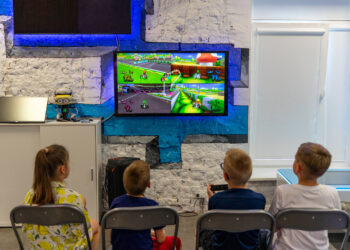 Vaikų vasaros stovyklos tęsiasi – dienos kupinos įspūdžių, naujų draugysčių ir šypsenų