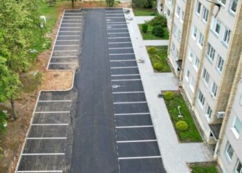 R. Juknevičiaus gatvėje - daugiau vietos gyventojų automobiliams